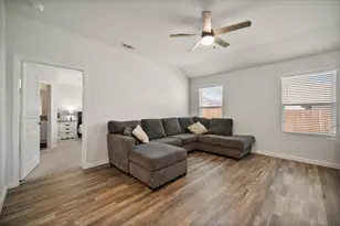 909 Avagail Ave, Springtown, TX 76082 - Photo 16