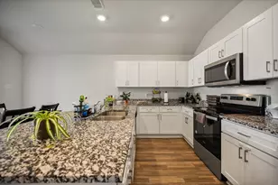 909 Avagail Ave, Springtown, TX 76082 - Photo 8