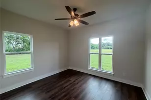 518 Strong St, Bowie, TX 76230 - Photo 10