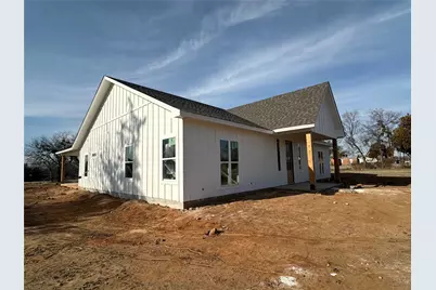 518 Strong Street, Bowie, TX 76230 - Photo 2