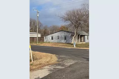 605 N Snyder Avenue, Justin, TX 76247 - Photo 26