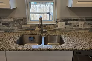 605 N Snyder Ave, Justin, TX 76247 - Photo 8