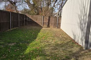 605 N Snyder Ave, Justin, TX 76247 - Photo 16