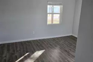 605 N Snyder Ave, Justin, TX 76247 - Photo 10