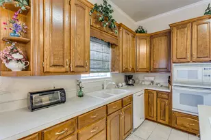 345 Huggins Dr, Springtown, TX 76082 - Photo 8