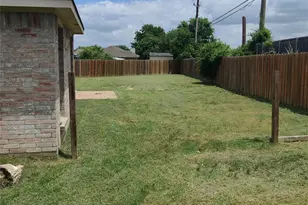 222 Chesterfield Cir, Waxahachie, TX 75165 - Photo 36