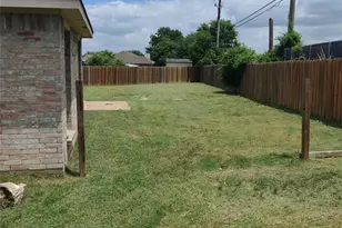 222 Chesterfield Cir, Waxahachie, TX 75165 - Photo 36