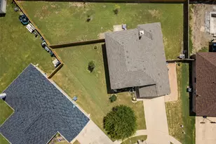 222 Chesterfield Cir, Waxahachie, TX 75165 - Photo 40