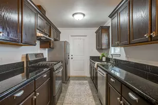 7036 Crabtree Ln, North Richland Hills, TX 76182 - Photo 14