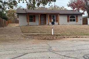 2913 White Oak Ln, Bedford, TX 76021 - Photo 1