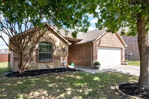 1336 Shelley Dr, Burleson, TX 76028 - Photo 2