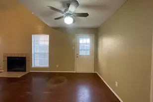 1226 W Hudgins St, Grapevine, TX 76051 - Photo 10