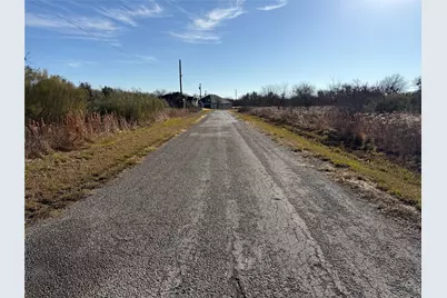 38037 Brookside Drive, Whitney, TX 76692 - Photo 4