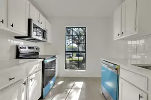 615 Red Coat Ln, Arlington, TX 76002 - Photo 8