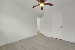 615 Red Coat Ln, Arlington, TX 76002 - Photo 22