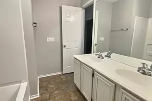 7901 Old Hickory Dr, North Richland Hills, TX 76182 - Photo 10