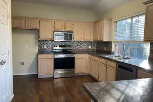 7901 Old Hickory Dr, North Richland Hills, TX 76182 - Photo 4