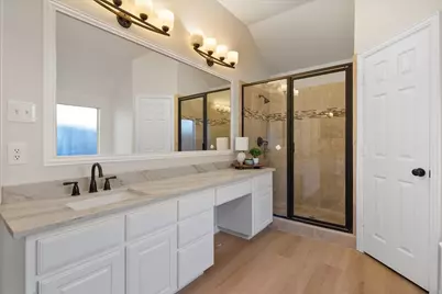 7302 Heritage Oaks Court, Arlington, TX 76001 - Photo 20