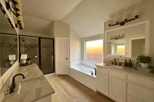 7302 Heritage Oaks Ct, Arlington, TX 76001 - Photo 14