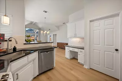 7302 Heritage Oaks Court, Arlington, TX 76001 - Photo 6