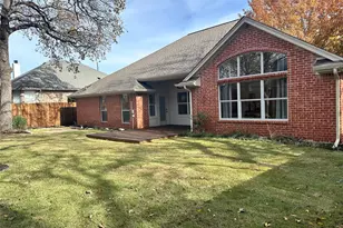 7302 Heritage Oaks Ct, Arlington, TX 76001 - Photo 2