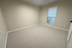 7302 Heritage Oaks Ct, Arlington, TX 76001 - Photo 16