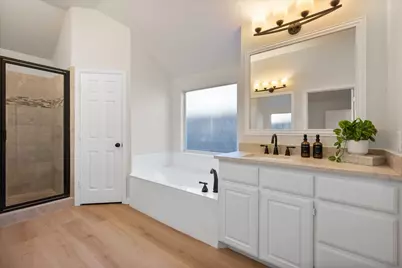 7302 Heritage Oaks Court, Arlington, TX 76001 - Photo 14