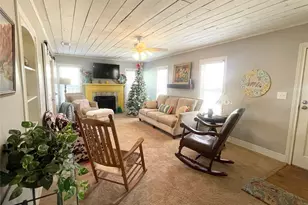 1208 Carolina St, Graham, TX 76450 - Photo 4