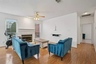 3110 Andrew Ln, Carrollton, TX 75007 - Photo 6