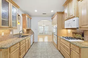 204 Trailwood Dr, Euless, TX 76039 - Photo 12