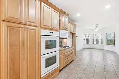 204 Trailwood Drive, Euless, TX 76039 - Photo 10