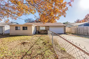 1313 Oakbluff Dr, Lancaster, TX 75146 - Photo 30