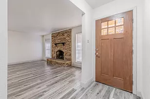 1313 Oakbluff Dr, Lancaster, TX 75146 - Photo 6