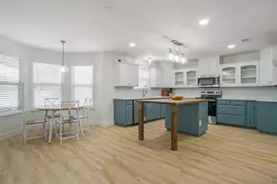 302 Robins Way, Granbury, TX 76048 - Photo 6