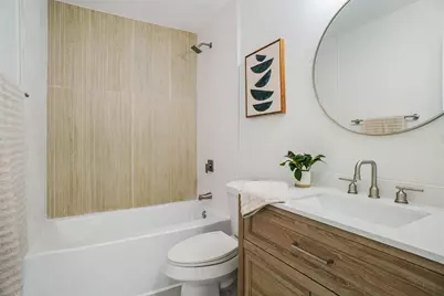 302 Robins Way, Granbury, TX 76048 - Photo 12