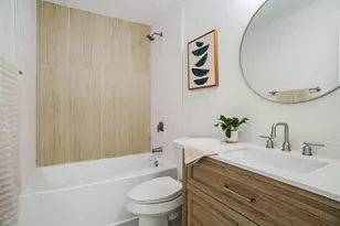 302 Robins Way, Granbury, TX 76048 - Photo 12