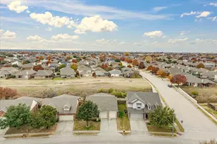 10981 Hawks Landing Rd, Fort Worth, TX 76052 - Photo 32