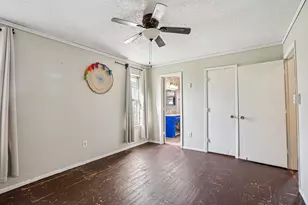 319 S Rogers St, Covington, TX 76636 - Photo 16