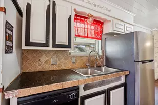 319 S Rogers St, Covington, TX 76636 - Photo 10
