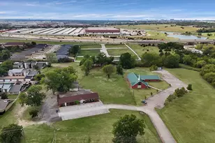 1402 S Carrier Pkwy, Grand Prairie, TX 75051 - Photo 8