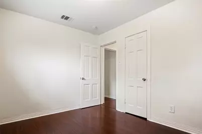 2611 W Amherst Avenue, Dallas, TX 75235 - Photo 34
