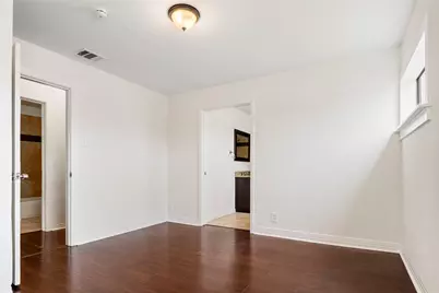 2611 W Amherst Avenue, Dallas, TX 75235 - Photo 26