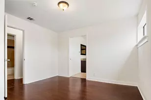 2611 W Amherst Ave, Dallas, TX 75235 - Photo 26