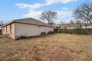 4920 S Peachtree Rd, Balch Springs, TX 75180 - Photo 6