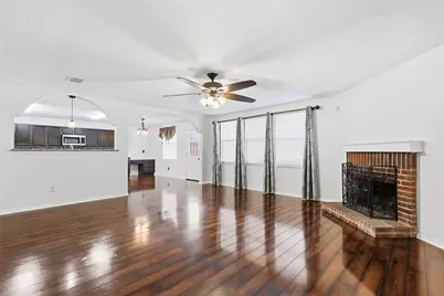 301 Indian Blanket, Burleson, TX 76028 - Photo 4