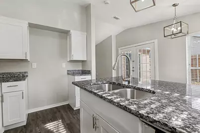 9680 Limestone Drive, Dallas, TX 75217 - Photo 10