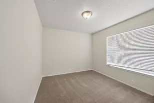 1603 Wavecrest Dr, Glenn Heights, TX 75154 - Photo 8