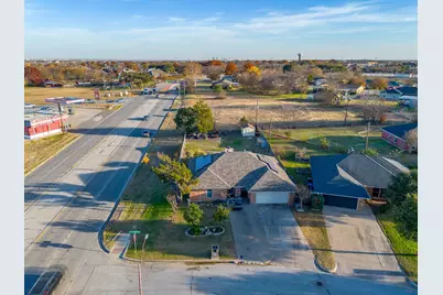 5244 Hill Ridge Drive, Fort Worth, TX 76135 - Photo 2