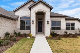 124 Lila Lk Dr, Waxahachie, TX 75165 - Photo 4