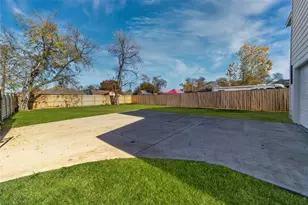3639 Pueblo St, Dallas, TX 75212 - Photo 36